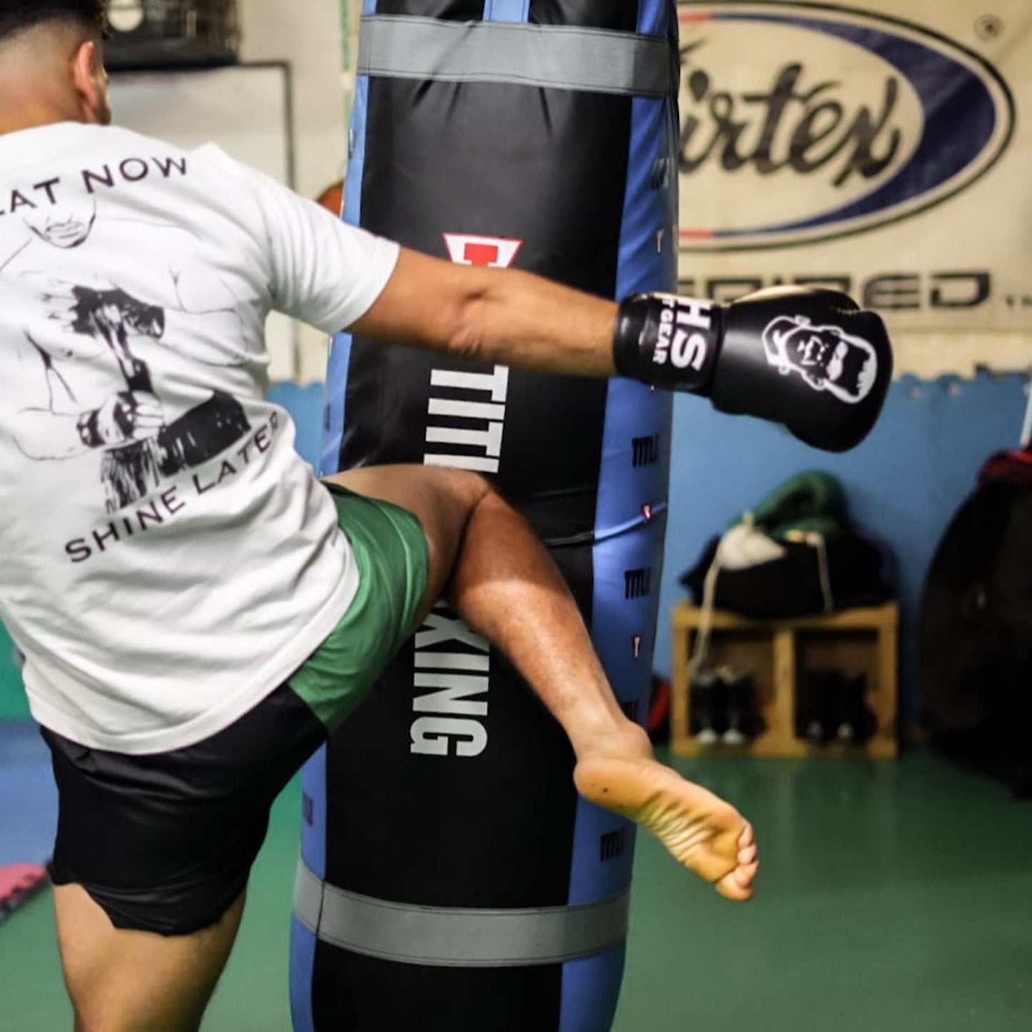 THS Fight Gear Muay Thai boxing gloves black full real leather modelled knee heavy bag